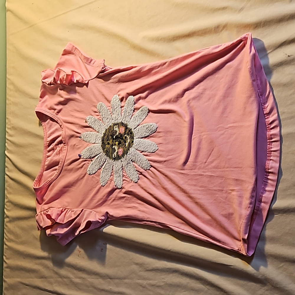Girls T-shirt size medium